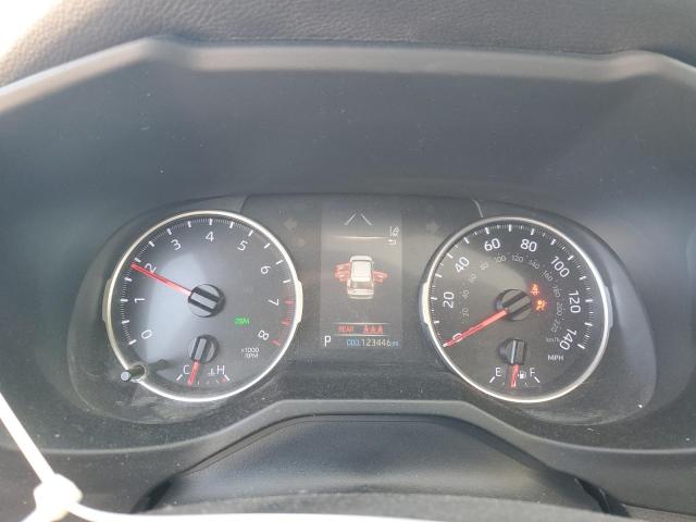 Фото 9 - TOYOTA RAV4