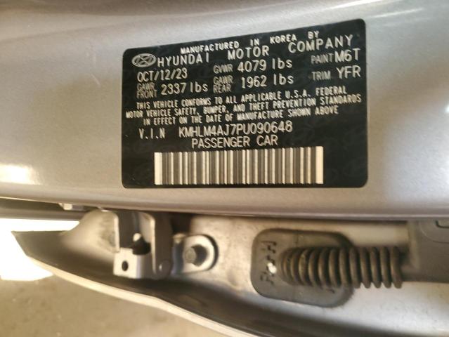 Фото 12 - HYUNDAI ELANTRA