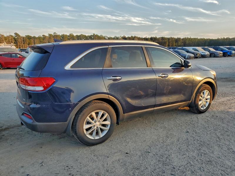 Фото 3 - KIA SORENTO