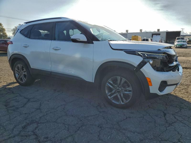 Фото 4 - KIA SELTOS