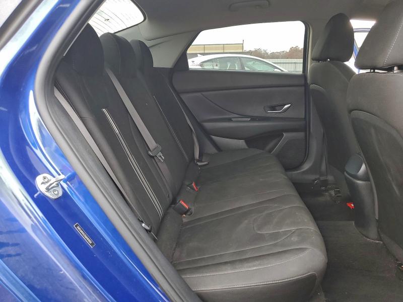 Фото 10 - HYUNDAI ELANTRA