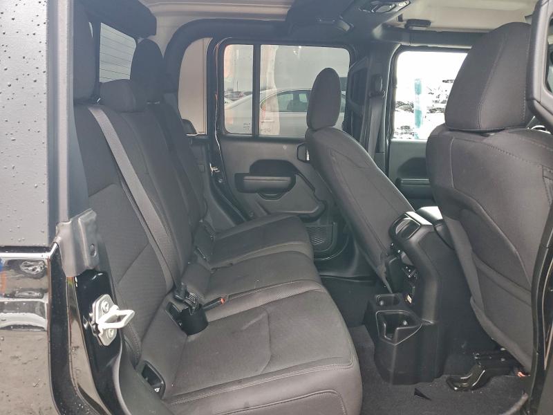 Фото 11 - JEEP GLADIATOR