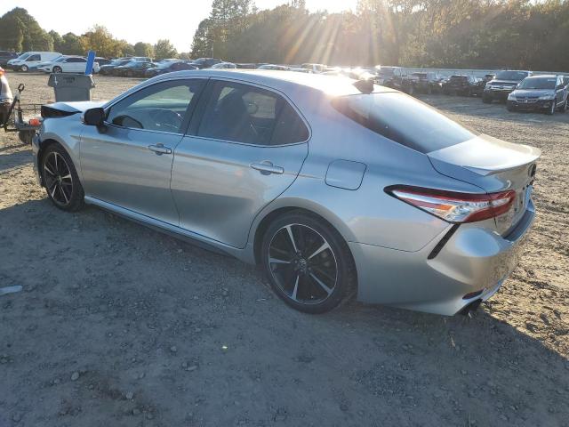 Фото 2 - TOYOTA CAMRY