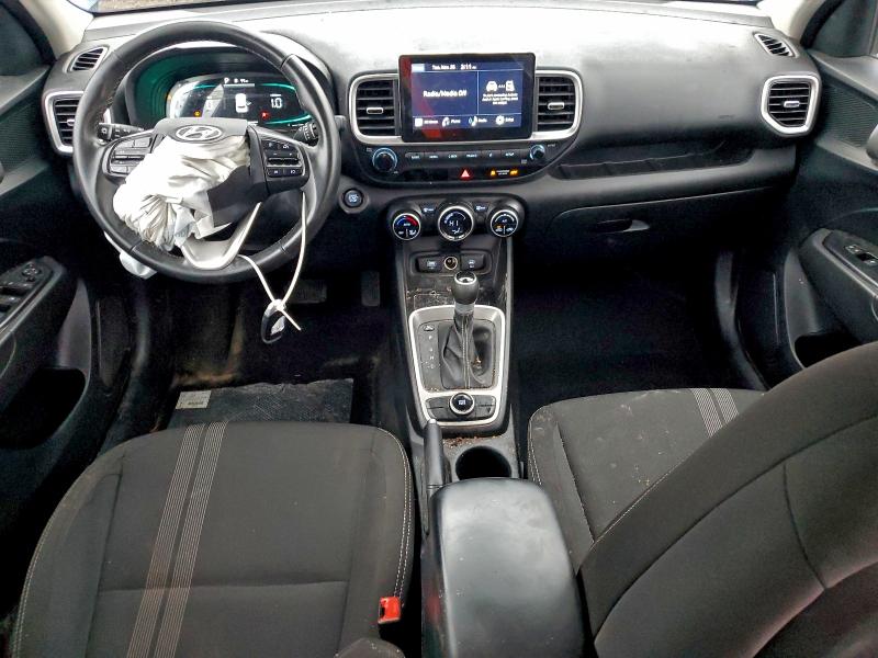 Фото 8 - HYUNDAI VENUE