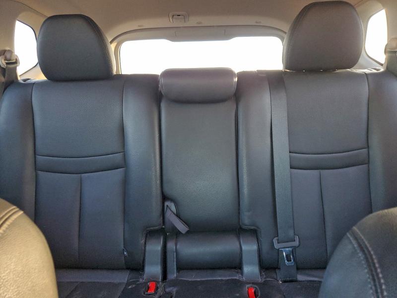 Фото 10 - NISSAN ROGUE