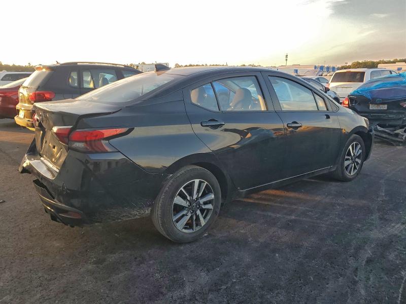 Фото 3 - NISSAN VERSA