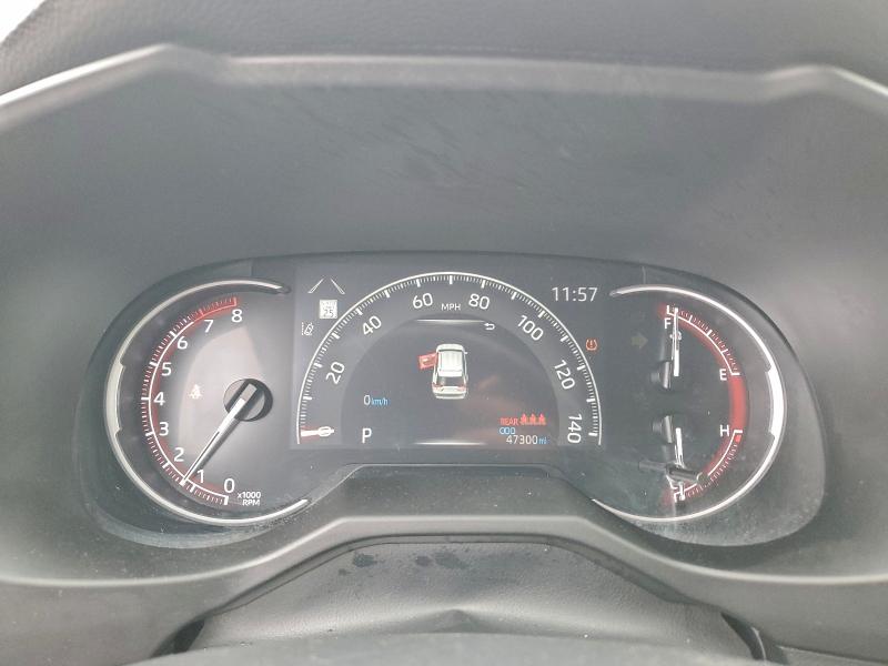 Фото 9 - TOYOTA RAV4