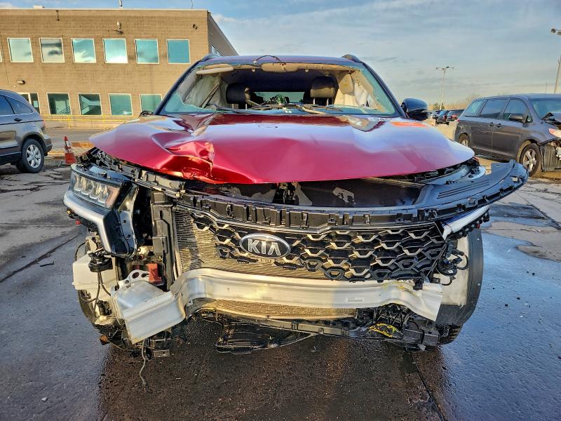 Фото 5 - KIA SORENTO