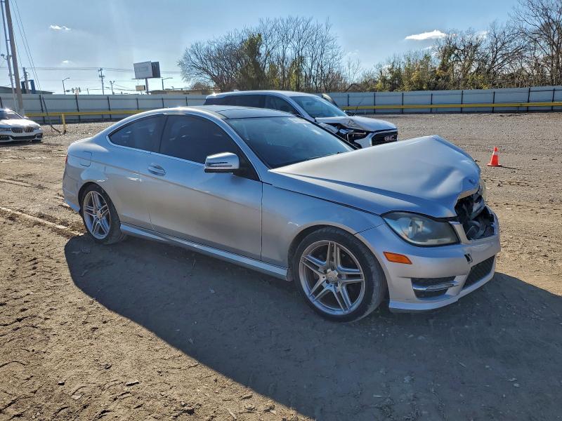 Фото 4 - MERCEDES-BENZ C-CLASS