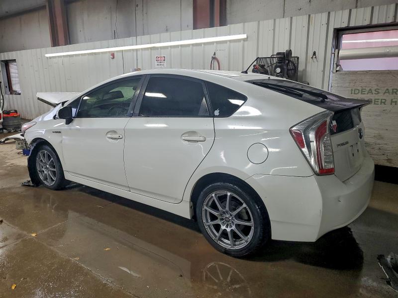 Фото 2 - TOYOTA PRIUS