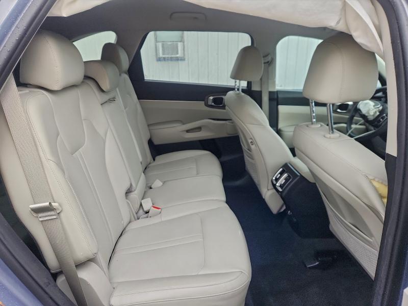 Фото 10 - KIA SORENTO