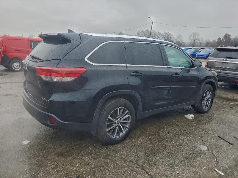 Фото 3 - TOYOTA HIGHLANDER