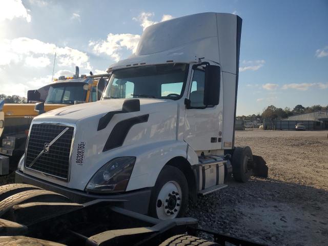 VOLVO VN 2017 VIN 4V4N39TG3HN987951