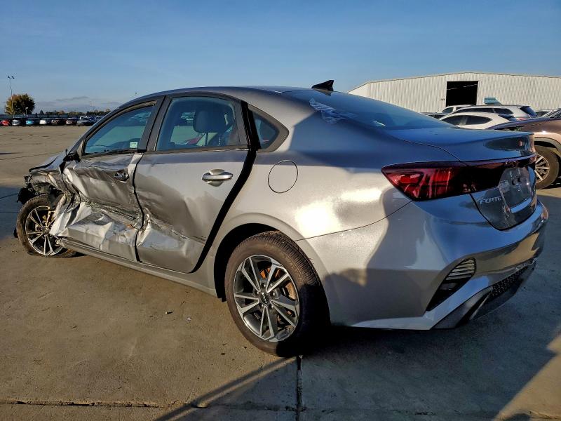 Фото 2 - KIA FORTE