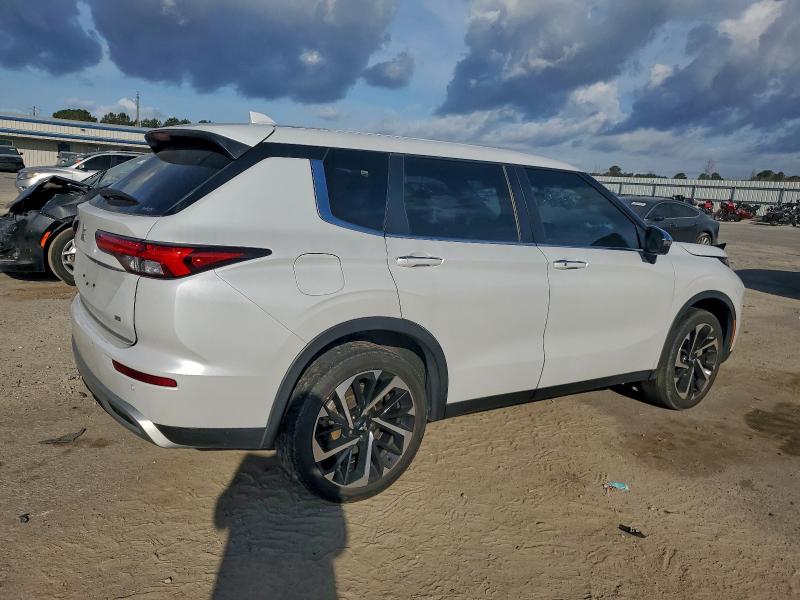 Фото 3 - MITSUBISHI OUTLANDER