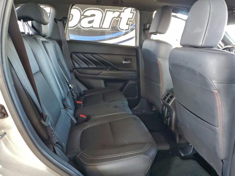 Фото 10 - MITSUBISHI OUTLANDER