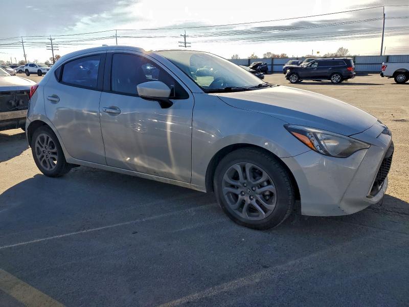 Фото 4 - TOYOTA YARIS