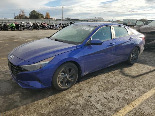 Фото 1 - HYUNDAI ELANTRA