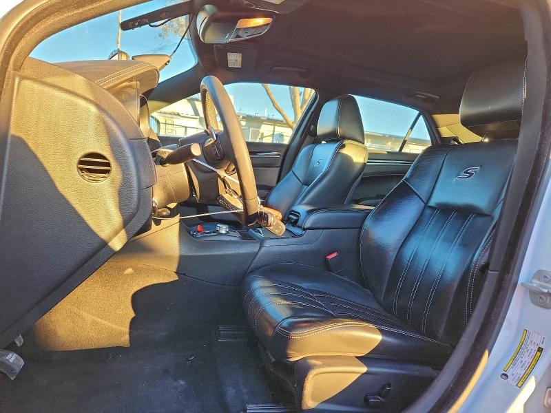 Фото 7 - CHRYSLER 300