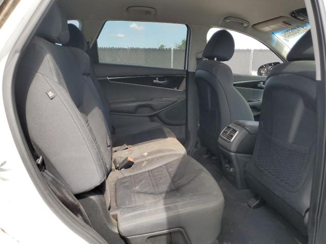 Фото 11 - KIA SORENTO