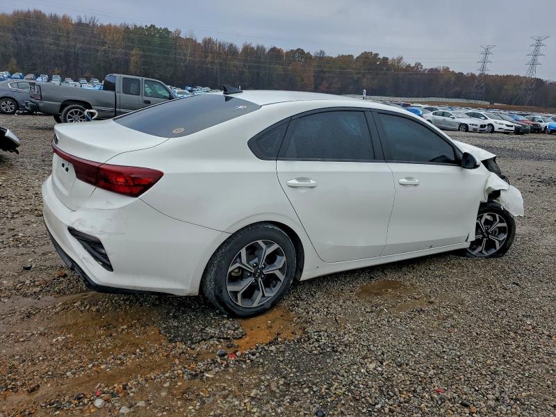 Фото 3 - KIA FORTE