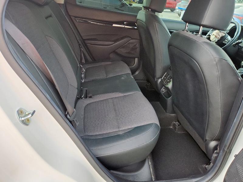 Фото 10 - KIA SELTOS