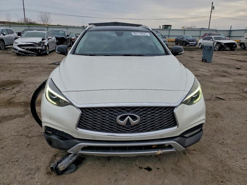 Фото 5 - INFINITI QX30