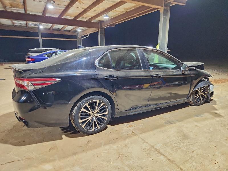 Фото 3 - TOYOTA CAMRY