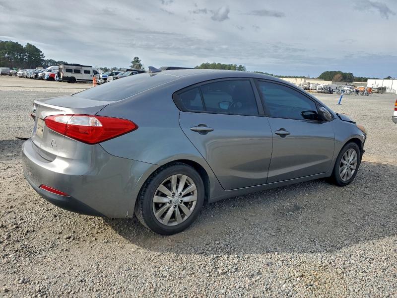 Фото 3 - KIA FORTE