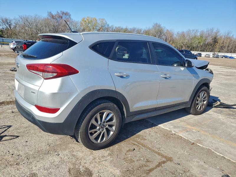 Фото 3 - HYUNDAI TUCSON