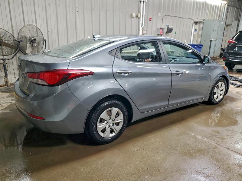 Фото 3 - HYUNDAI ELANTRA