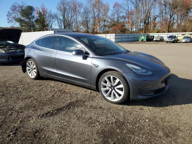 Фото 4 - TESLA MODEL 3