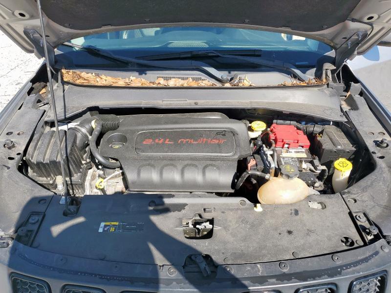 Фото 12 - JEEP COMPASS