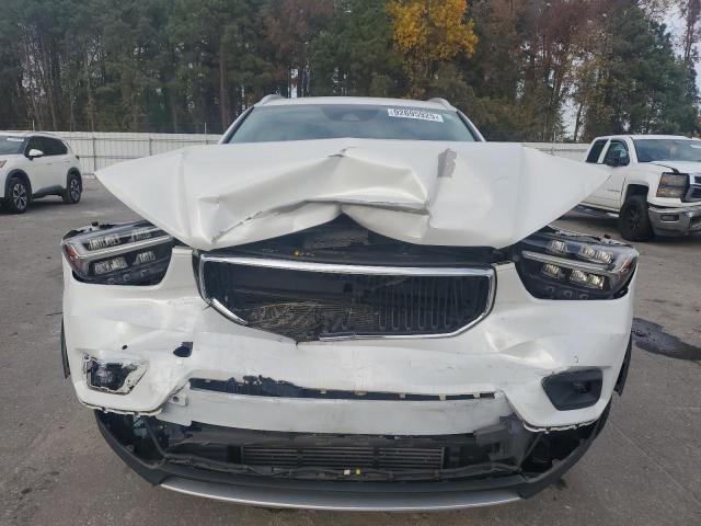 Фото 5 - VOLVO XC40