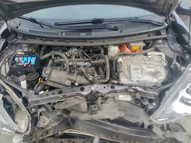 Фото 11 - TOYOTA PRIUS