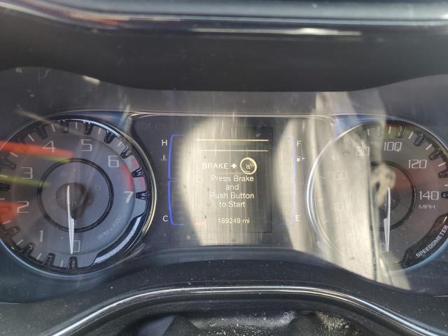 Фото 9 - CHRYSLER 200