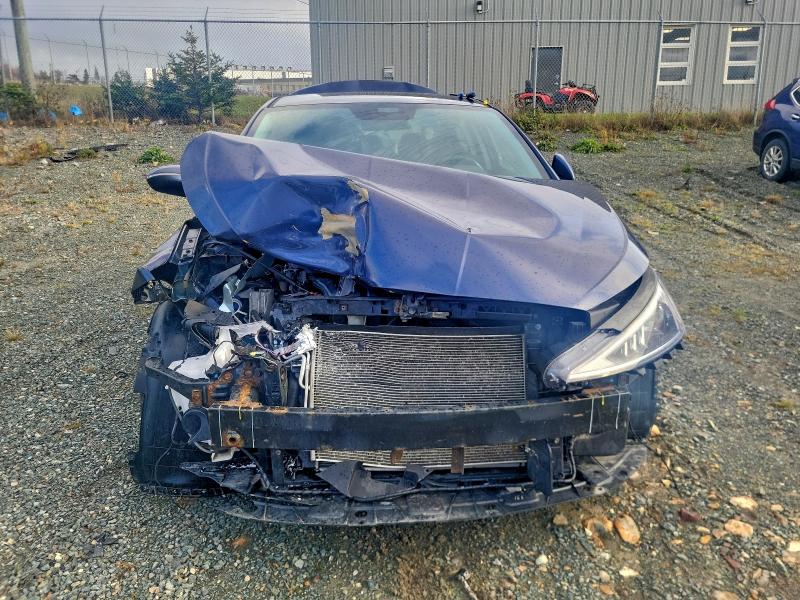 Фото 5 - HYUNDAI ELANTRA