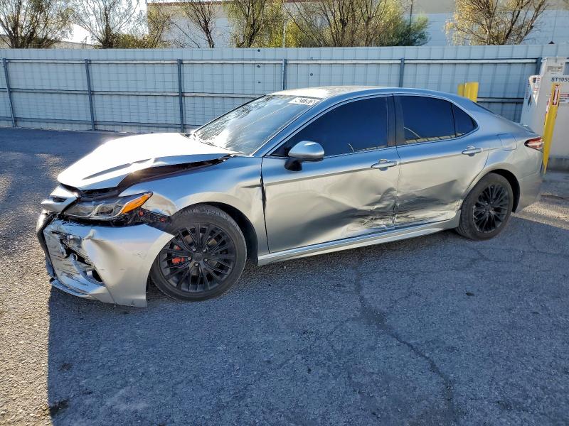 Фото 1 - TOYOTA CAMRY