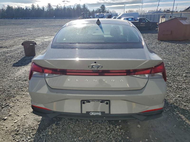 Фото 6 - HYUNDAI ELANTRA