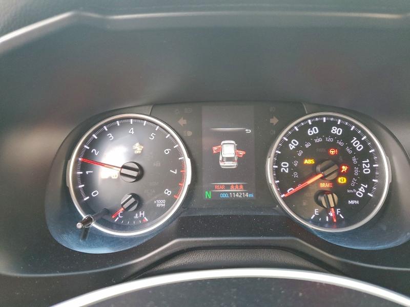 Фото 9 - TOYOTA RAV4