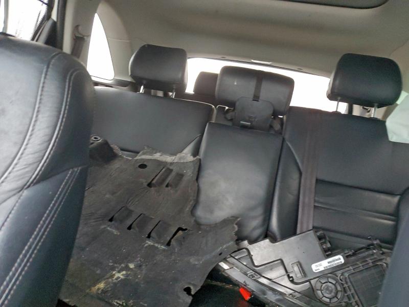 Фото 10 - KIA SORENTO