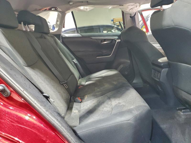 Фото 11 - TOYOTA RAV4