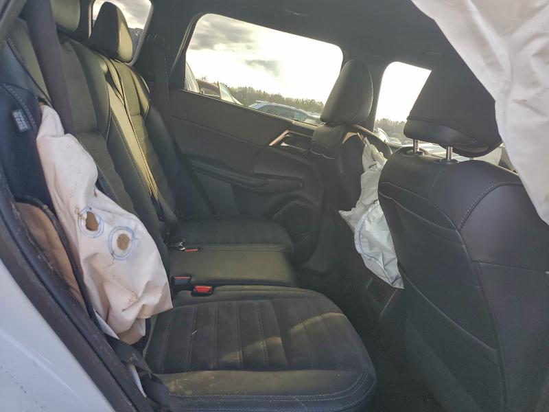 Фото 11 - MITSUBISHI OUTLANDER