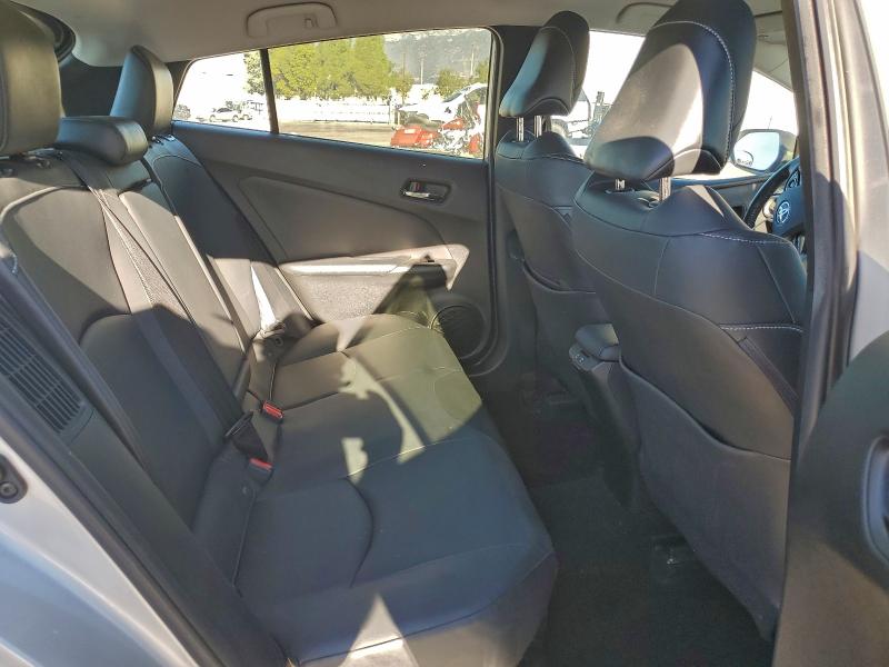 Фото 10 - TOYOTA PRIUS