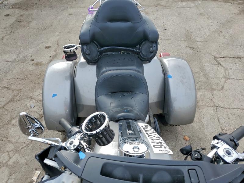 HARLEY-DAVIDSON FL 2016