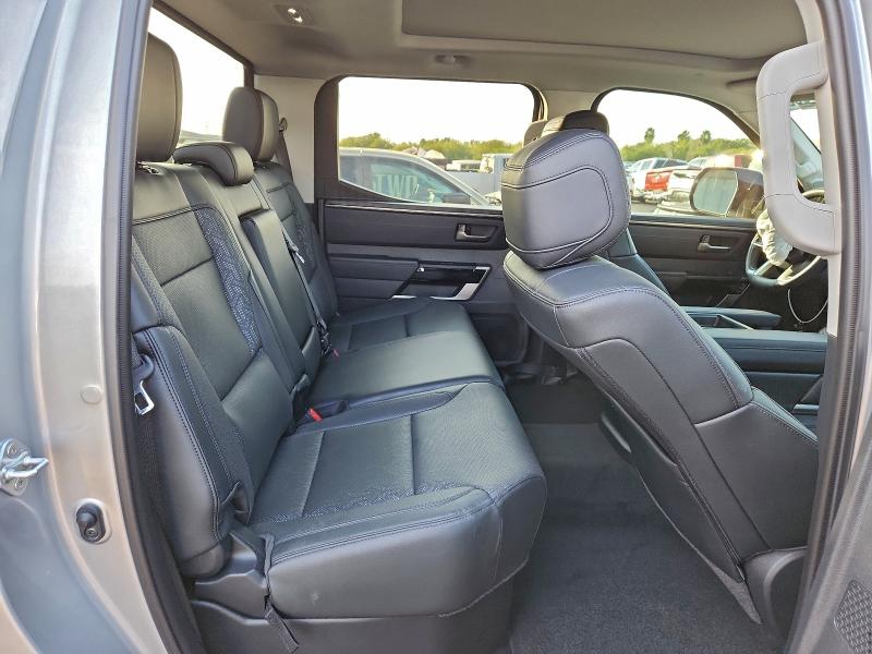 Фото 10 - TOYOTA TUNDRA