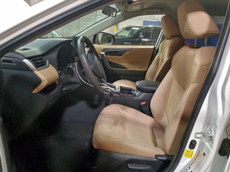 Фото 7 - TOYOTA RAV4