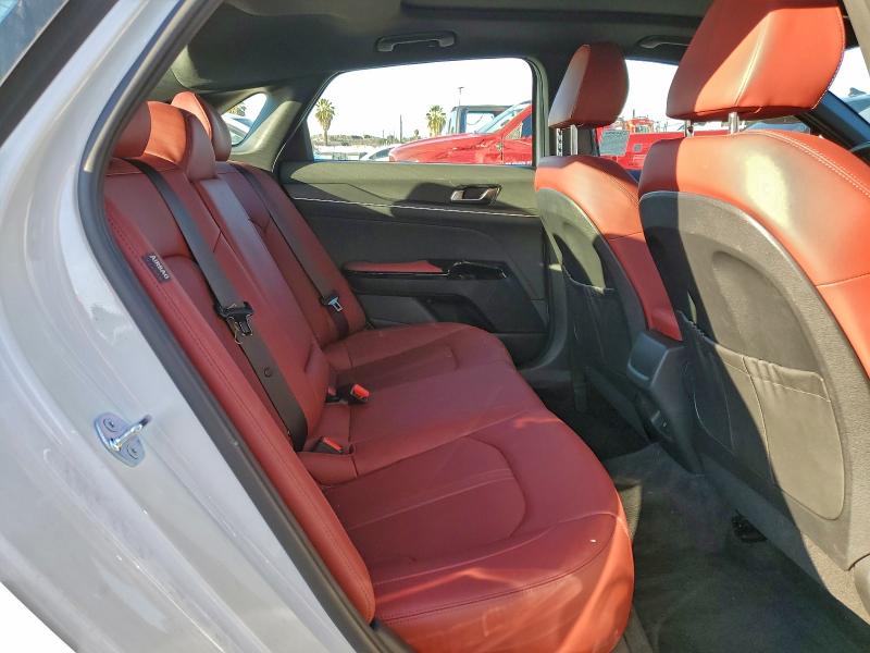 Фото 10 - KIA K5