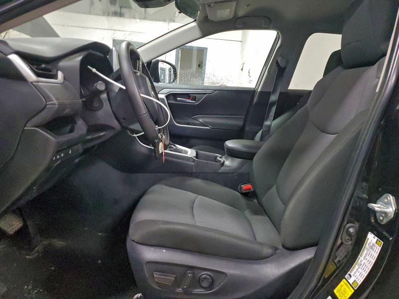 Фото 7 - TOYOTA RAV4