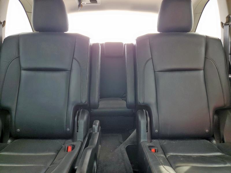 Фото 10 - TOYOTA HIGHLANDER